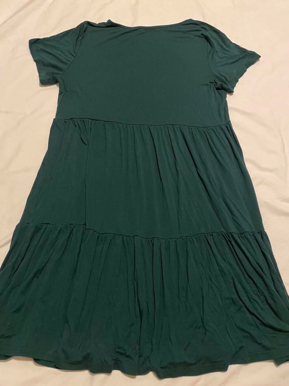 Women’s Green Short Sleeve Dress, Size L (flaws pictured)